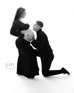 LJO Photography-maternity-3355 bw3 logo