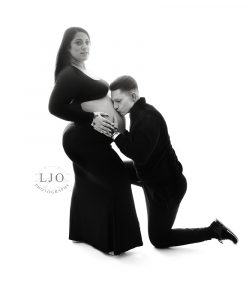 LJO Photography-maternity-3361 bw logo